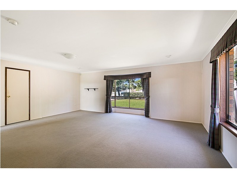 1 Calypso Crescent, Middle Ridge QLD 4350