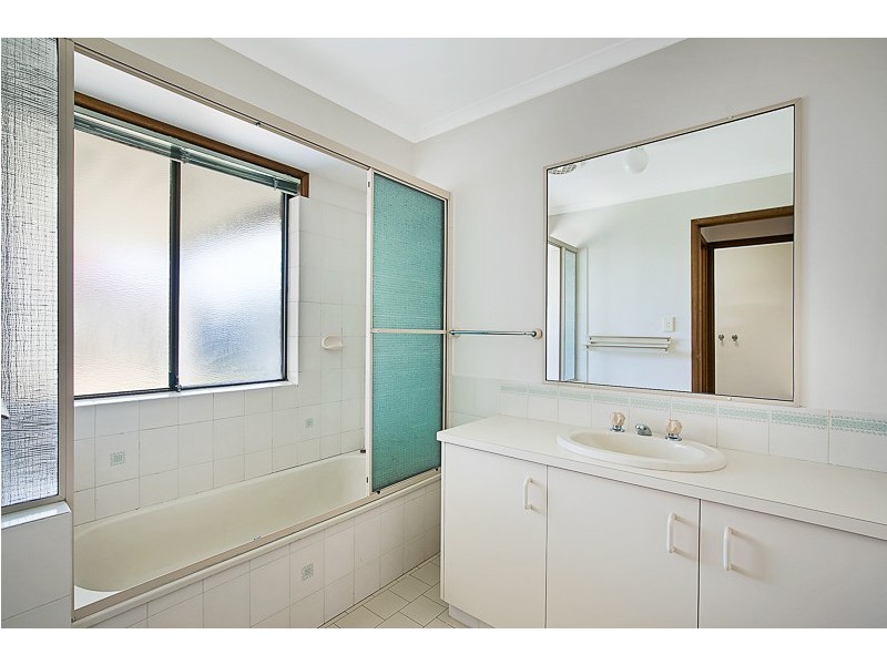 1 Calypso Crescent, Middle Ridge QLD 4350