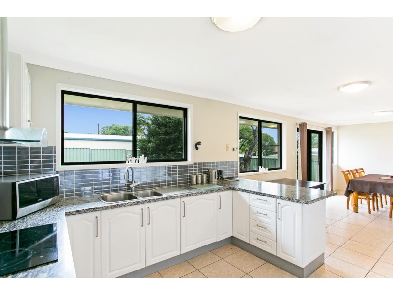 27 Quelch Street, Rockville QLD 4350