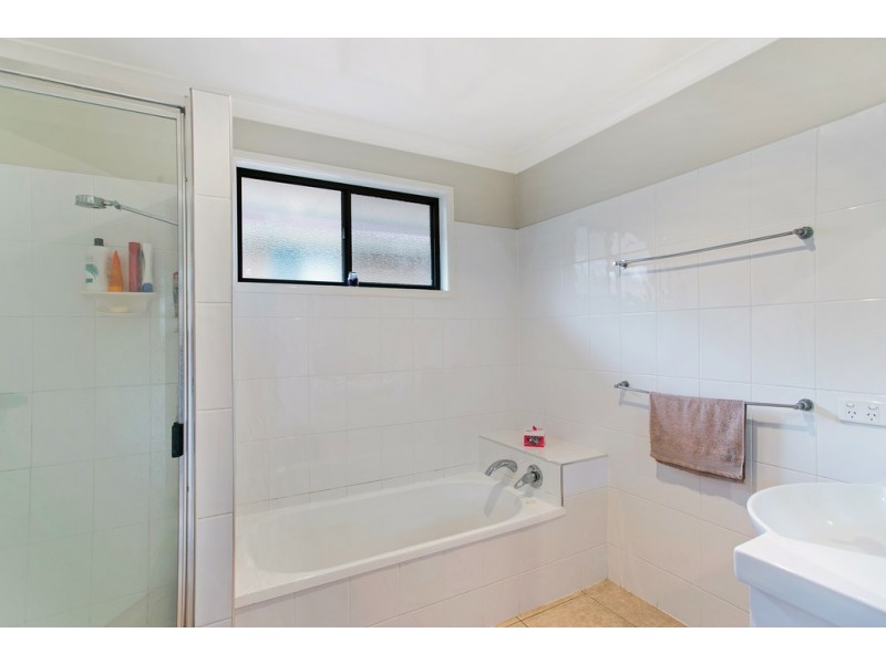 27 Quelch Street, Rockville QLD 4350