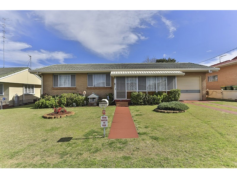 11 Berghofer Street, Rockville QLD 4350