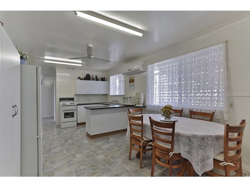 11 Berghofer Street, Rockville QLD 4350