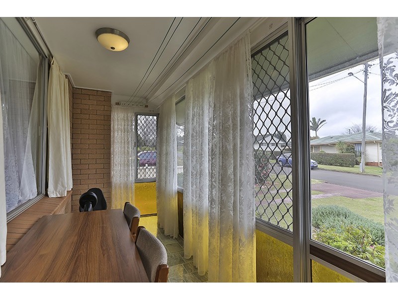 11 Berghofer Street, Rockville QLD 4350