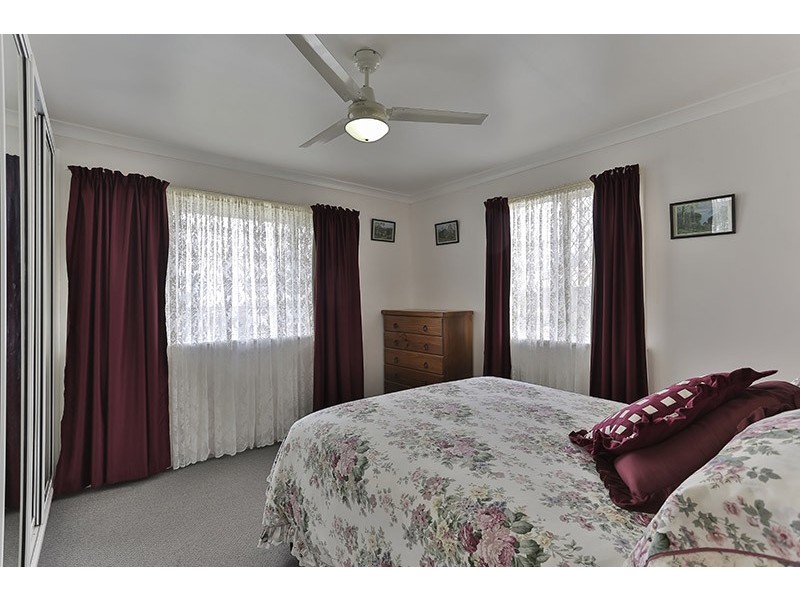 11 Berghofer Street, Rockville QLD 4350