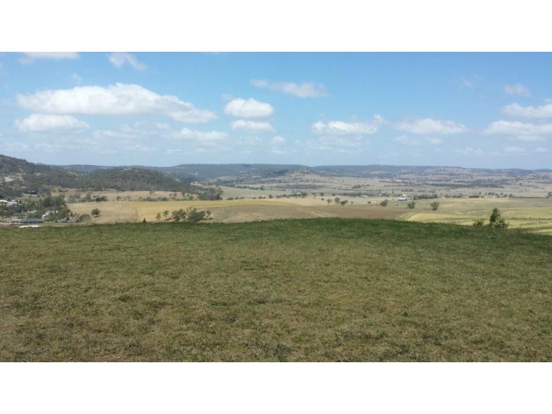 30 Manikato Drive, Hodgson Vale QLD 4352