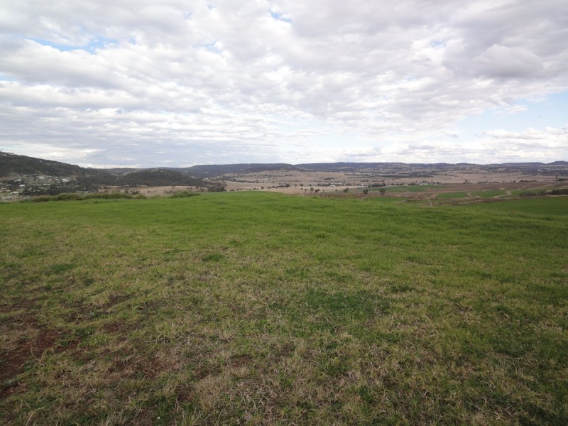 30 Manikato Drive, Hodgson Vale QLD 4352