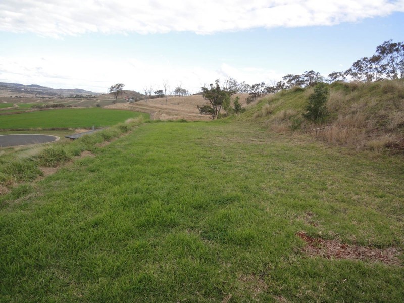 30 Manikato Drive, Hodgson Vale QLD 4352