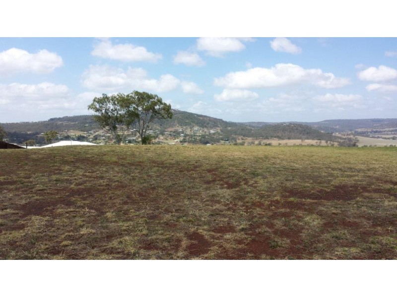 30 Manikato Drive, Hodgson Vale QLD 4352