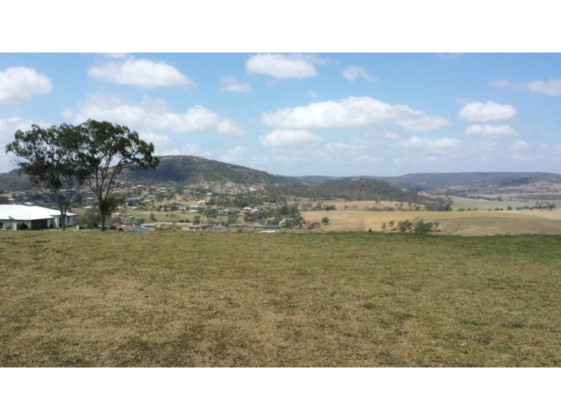 30 Manikato Drive, Hodgson Vale QLD 4352