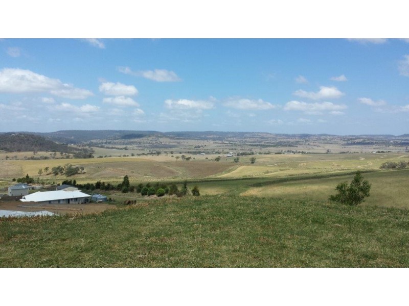 30 Manikato Drive, Hodgson Vale QLD 4352