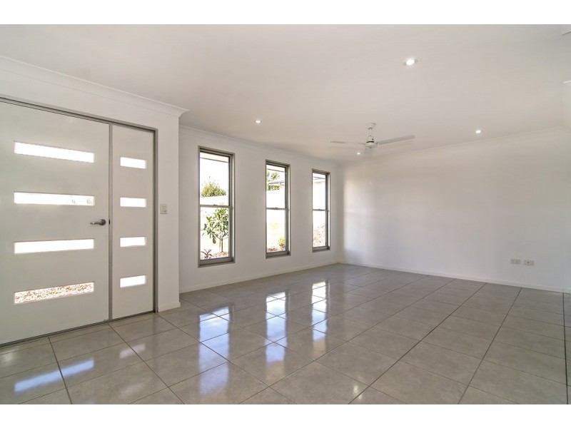 1 Honeyeater Drive, Highfields QLD 4352