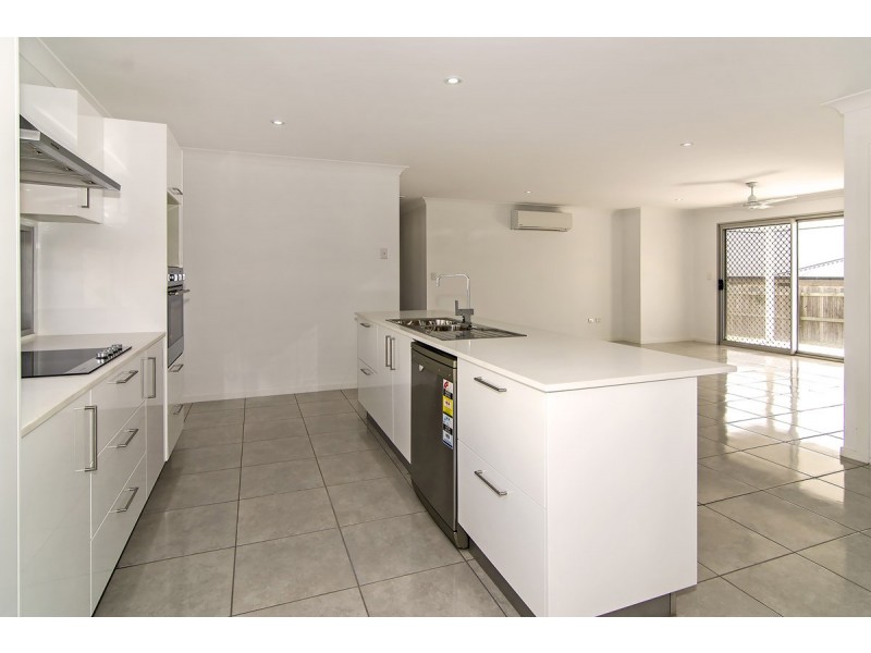 1 Honeyeater Drive, Highfields QLD 4352
