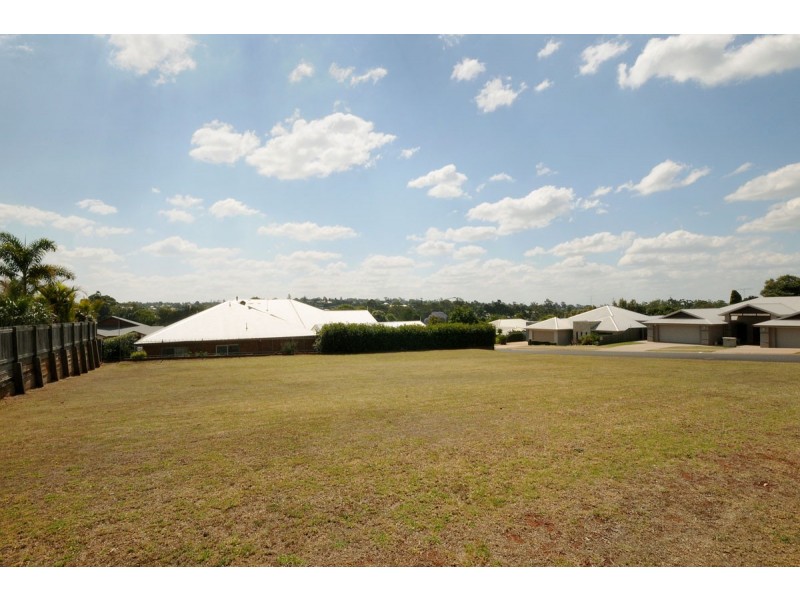 11 Pelican Drive, Rangeville QLD 4350