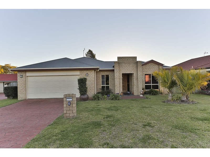 7 Olympus Court, Middle Ridge QLD 4350