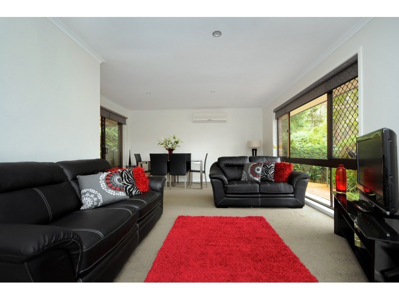 21 Amos Crescent, Mount Lofty QLD 4350