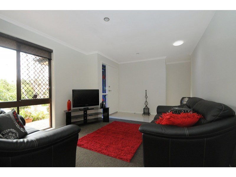 21 Amos Crescent, Mount Lofty QLD 4350
