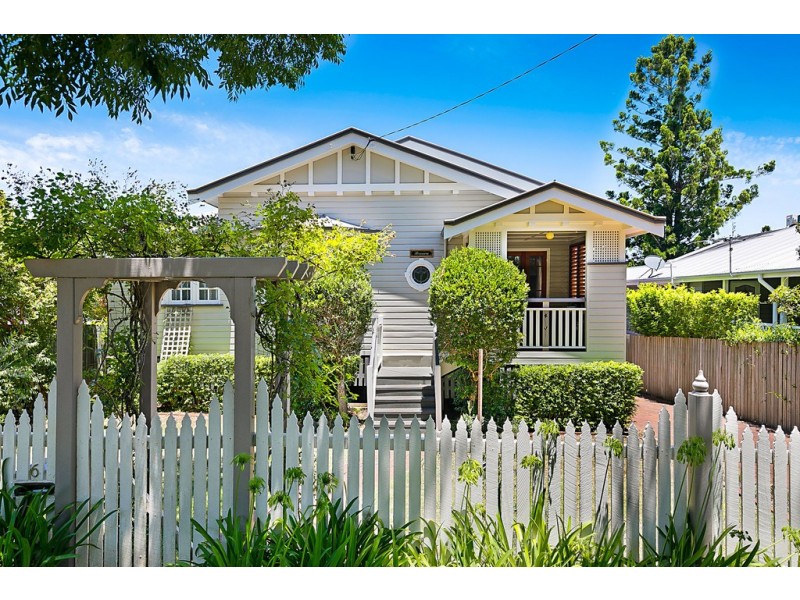 6 Collins Street, Mount Lofty QLD 4350