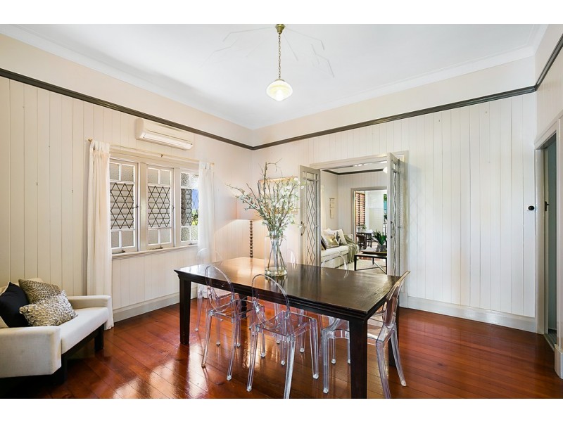 6 Collins Street, Mount Lofty QLD 4350