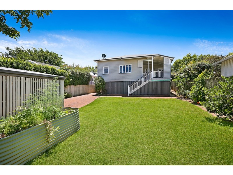 6 Collins Street, Mount Lofty QLD 4350