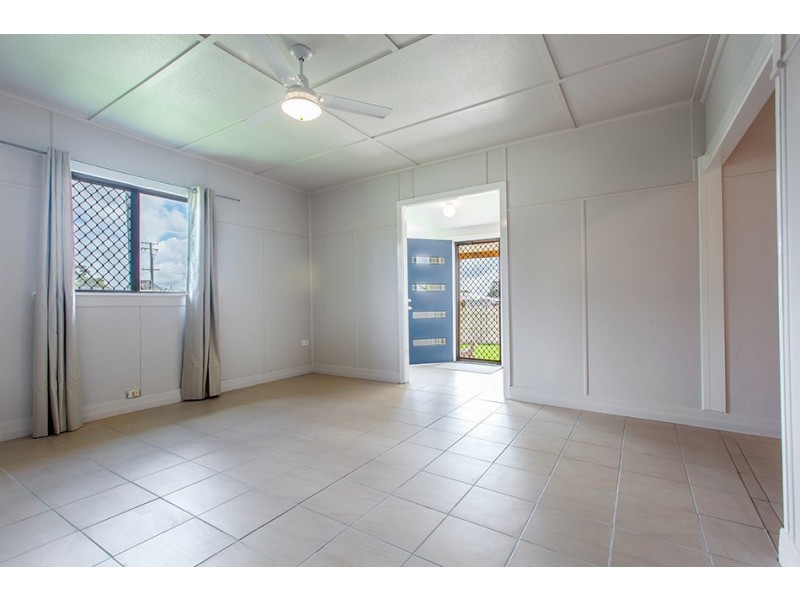 17 Burton Street, Harristown QLD 4350