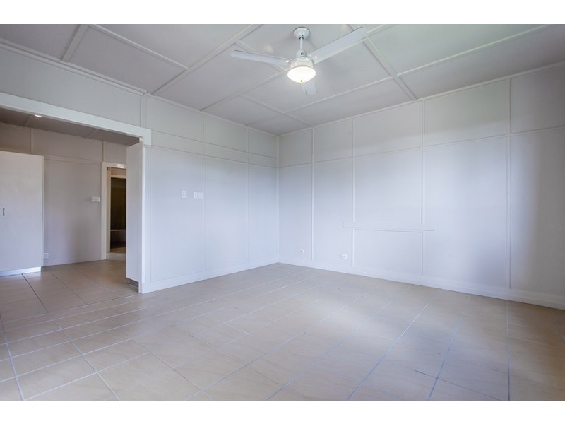 17 Burton Street, Harristown QLD 4350