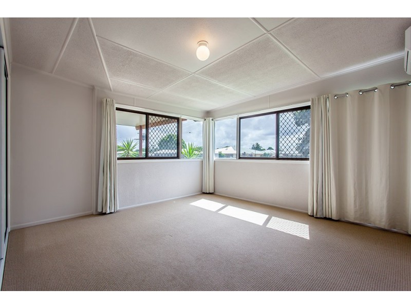 17 Burton Street, Harristown QLD 4350