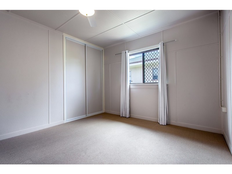 17 Burton Street, Harristown QLD 4350