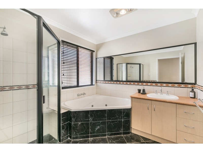 22 Brunckhorst Drive, Kearneys Spring QLD 4350