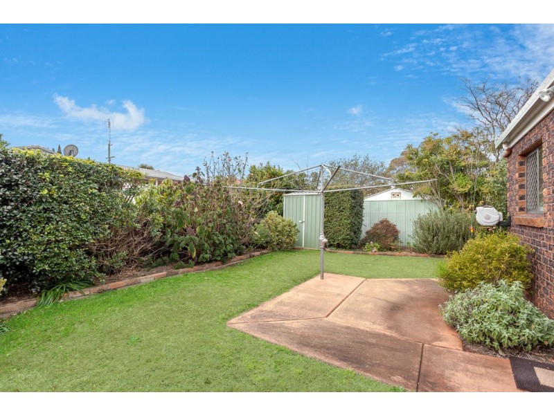 Unit 1/49 Agnes Street, Centenary Heights QLD 4350