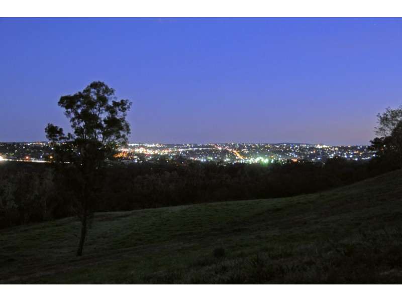 28 New England Highway, Mount Kynoch QLD 4350