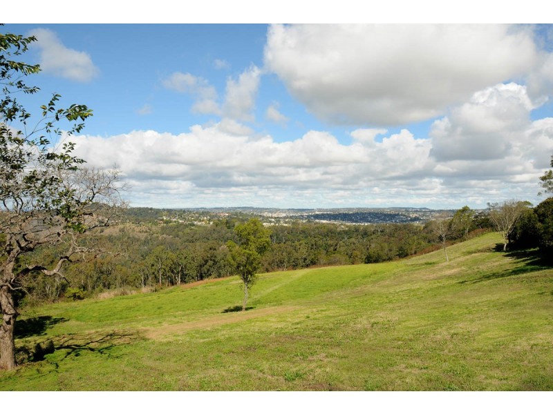 28 New England Highway, Mount Kynoch QLD 4350