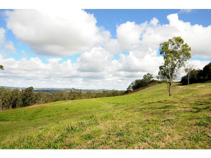 28 New England Highway, Mount Kynoch QLD 4350
