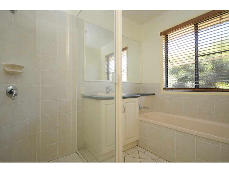 15 Olympus Court, Middle Ridge QLD 4350