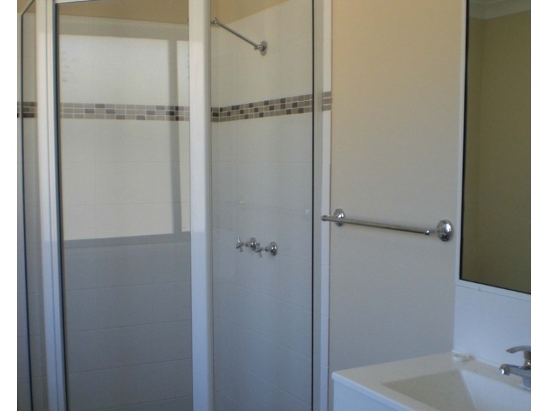 2/39-41 Gordon Avenue, Newtown QLD 4350