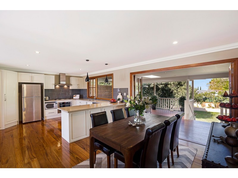 28 Stuart Street, Mount Lofty QLD 4350
