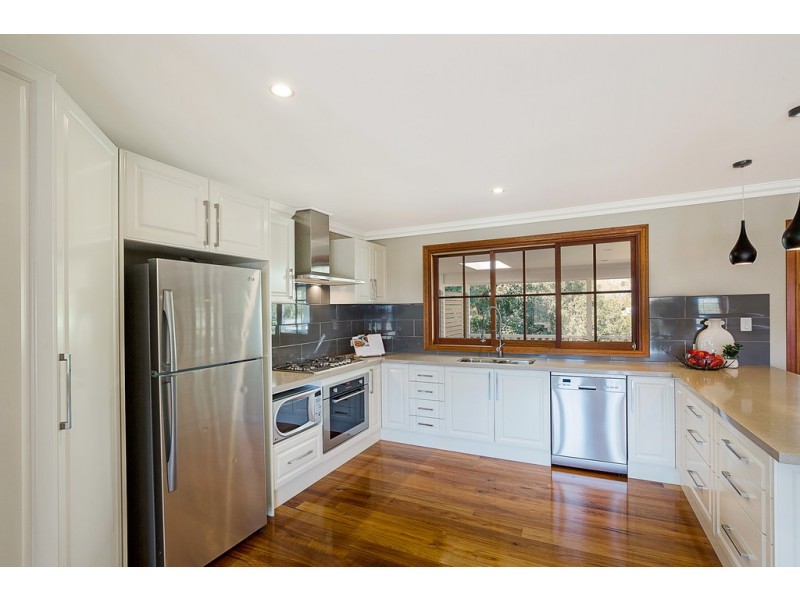 28 Stuart Street, Mount Lofty QLD 4350