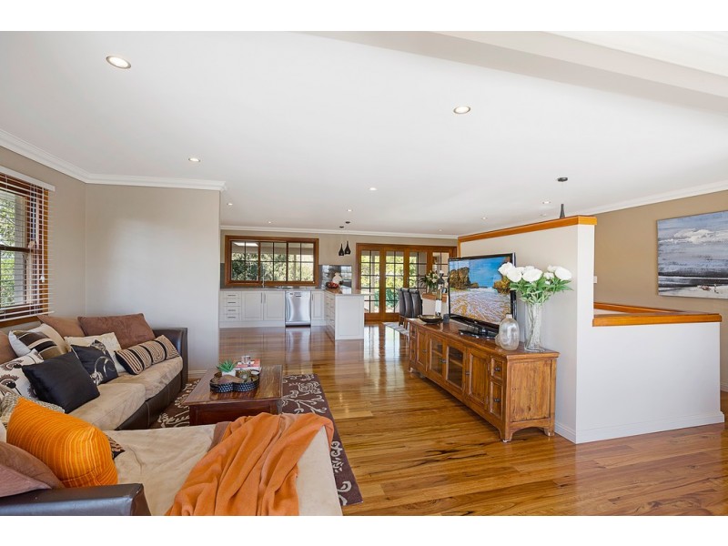 28 Stuart Street, Mount Lofty QLD 4350