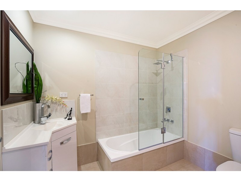 28 Stuart Street, Mount Lofty QLD 4350