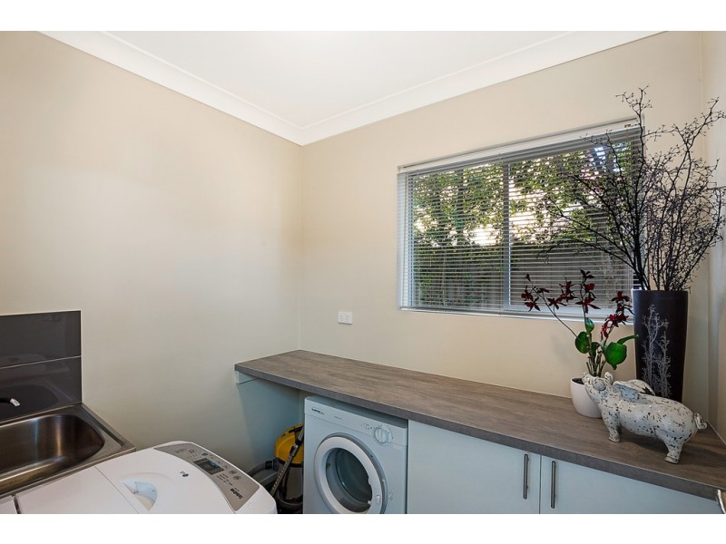28 Stuart Street, Mount Lofty QLD 4350