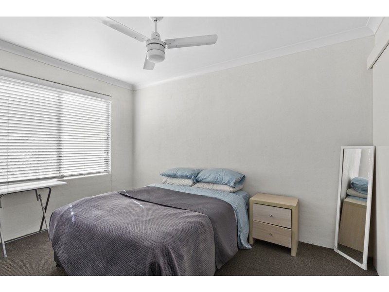 Unit 2/1-3 Uniplaza Court, Kearneys Spring QLD 4350