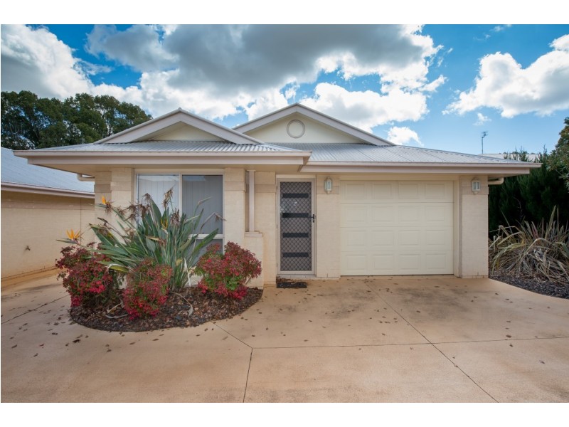 Unit 2/11 Gladstone Street, Newtown QLD 4350