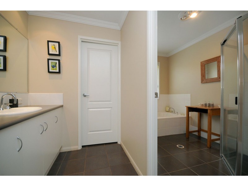 64 Aberdeen Street, Rangeville QLD 4350