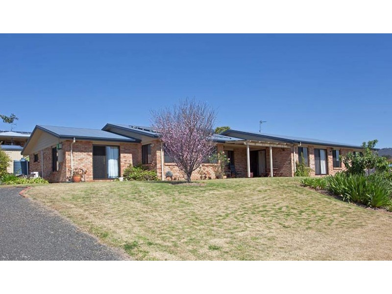 4 Belmore Drive, Withcott QLD 4352