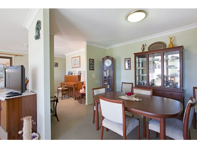 4 Belmore Drive, Withcott QLD 4352