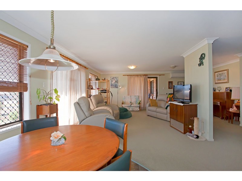 4 Belmore Drive, Withcott QLD 4352