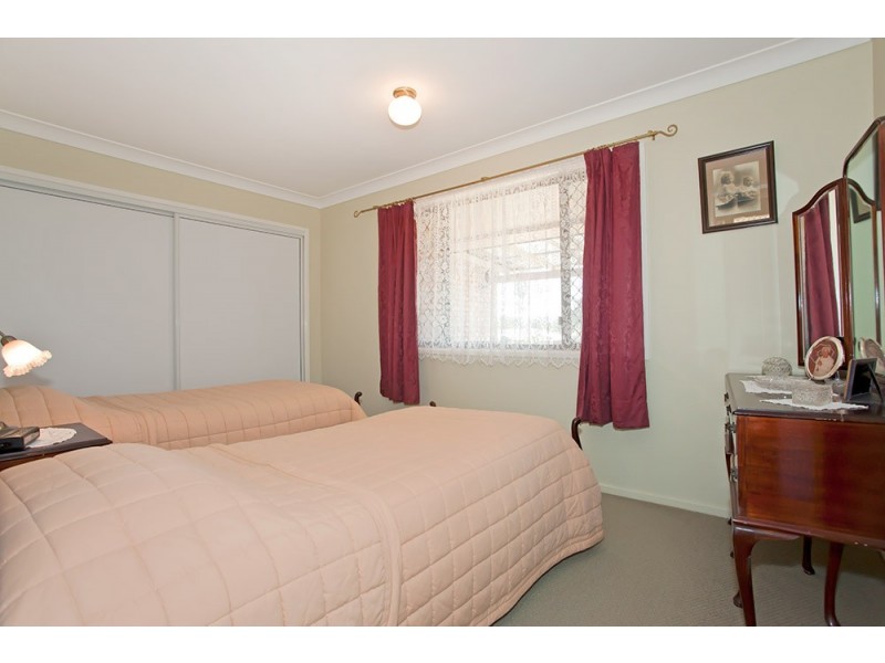 4 Belmore Drive, Withcott QLD 4352
