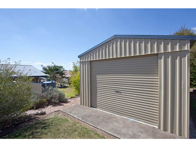 4 Belmore Drive, Withcott QLD 4352
