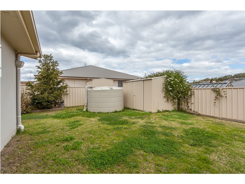 12 Ace Drive, Glenvale QLD 4350