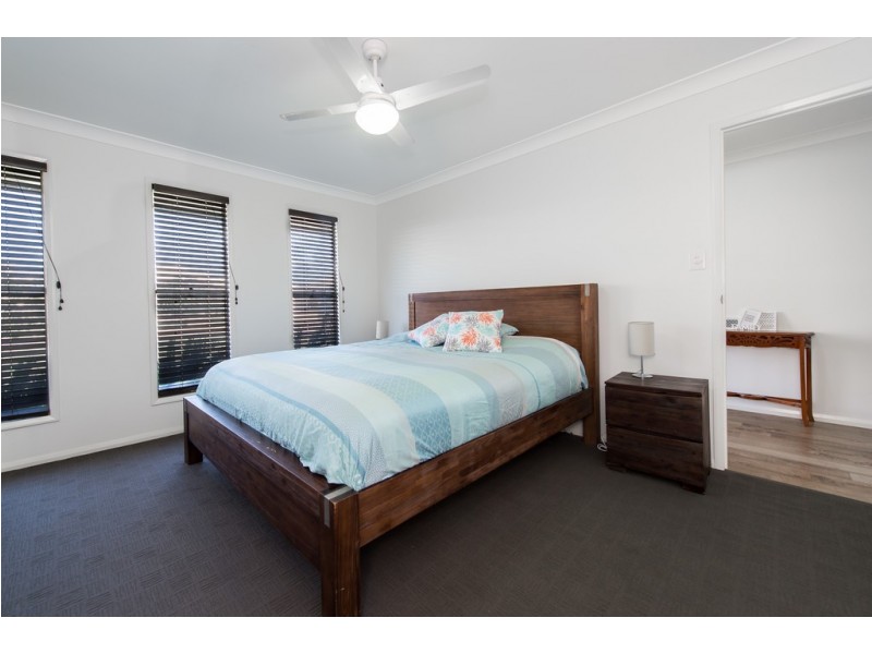 11 Vinnicombe Street, Kearneys Spring QLD 4350