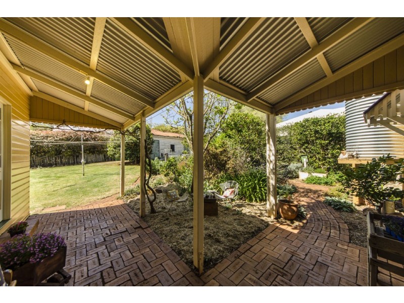 17 Gentle Street, North Toowoomba QLD 4350